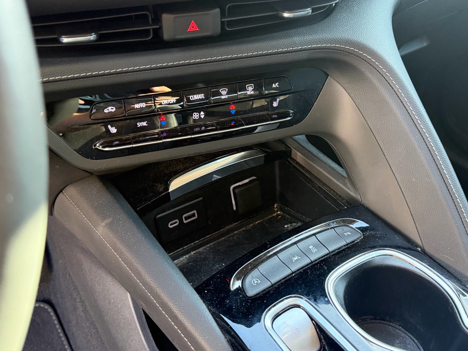 Used 2023 Buick Envision Essence FWD image 9
