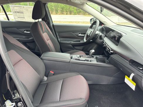 New 2026 Nissan Sentra SR w/ Floor Mat Package FWD image 33