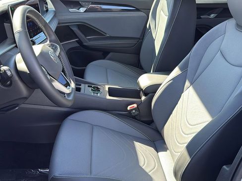 New 2026 Volkswagen Tiguan SE image 11