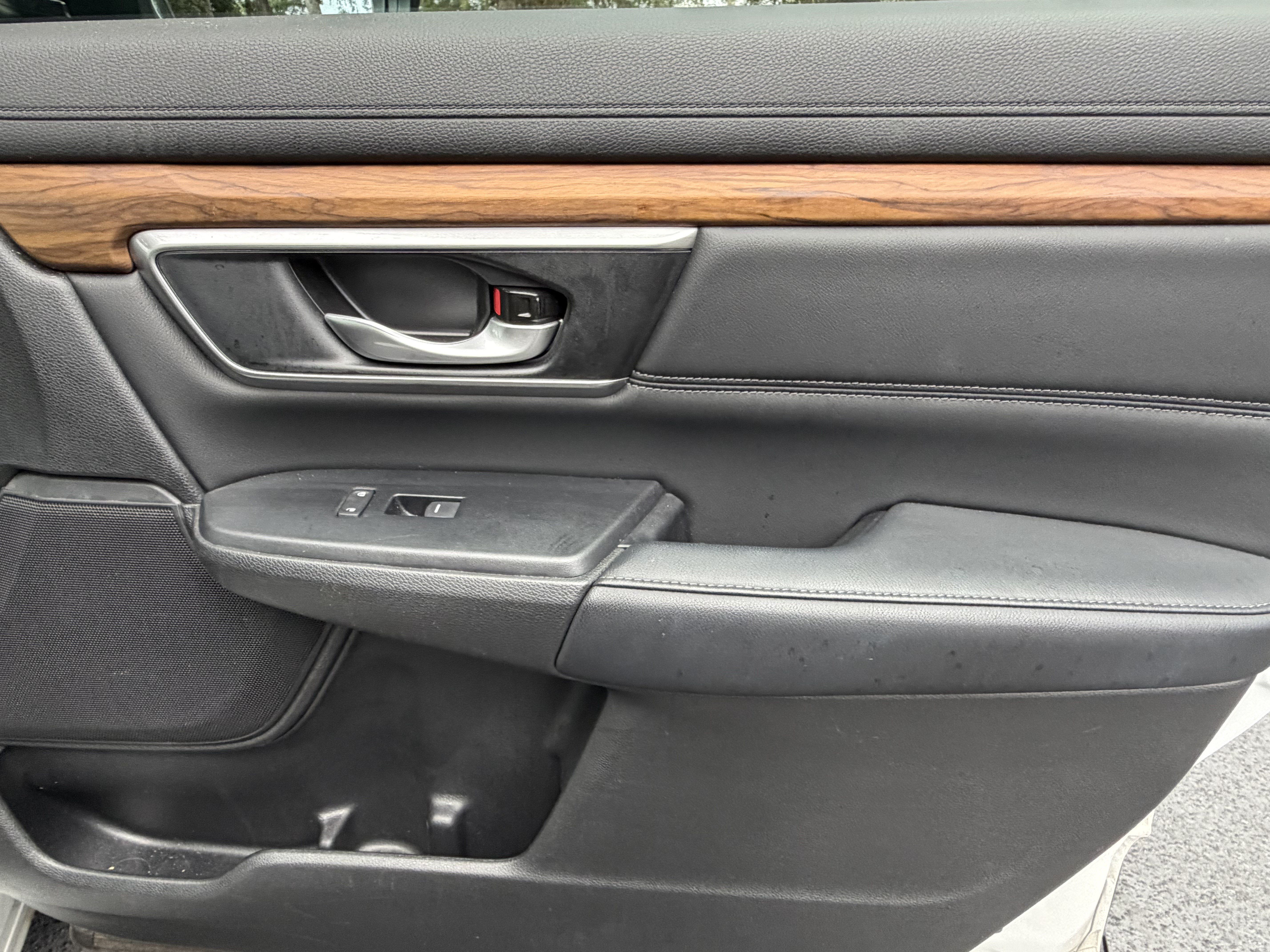 Used 2019 Honda CR-V Touring image 41