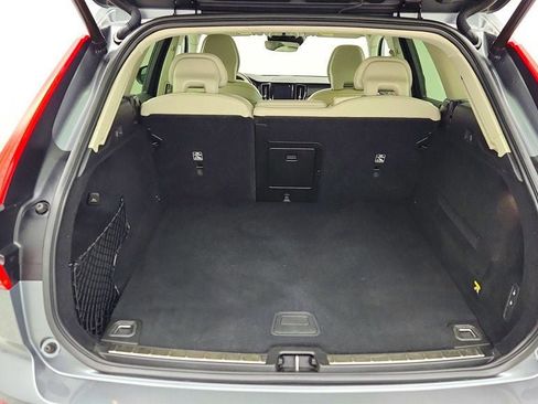 Used 2019 Volvo XC60 T5 Momentum w/ Premium Package image 21