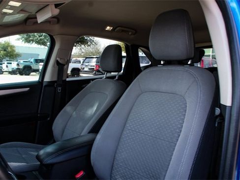 Used 2020 Ford Escape SE image 9