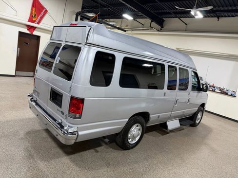 Used 2014 Ford E-250 and Econoline 250 Extended w/ Power Group image 16
