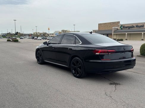 Used 2021 Volkswagen Passat 2.0T SE image 6