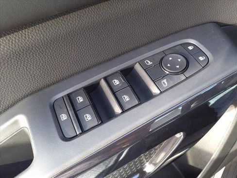 New 2025 Nissan Pathfinder SV image 20