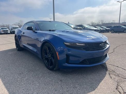 Used 2020 Chevrolet Camaro LT w/ Technology Package image 3
