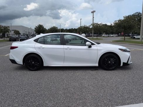 Certified 2025 Toyota Camry SE FWD image 3