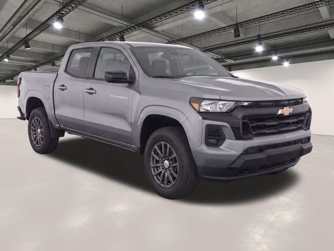 Used 2024 Chevrolet Colorado LT w/ LT Convenience Package II RWD image 2