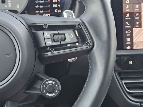 Certified 2024 Porsche Macan GTS image 28