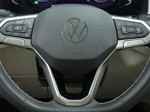 Used 2022 Volkswagen Atlas SE w/ Black Wheel Package FWD image 13