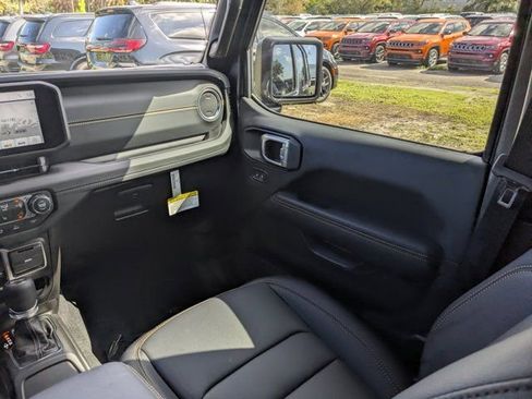 New 2026 Jeep Wrangler Unlimited Sahara AWD/4WD image 17