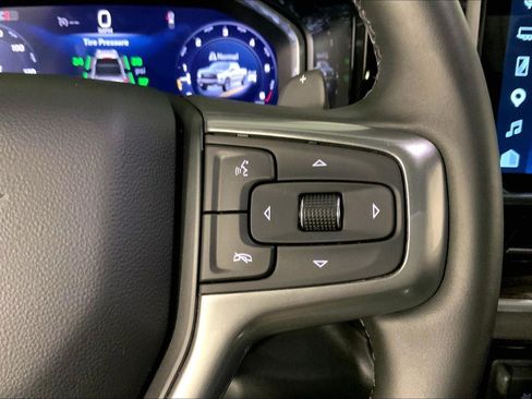 Used 2026 Chevrolet Silverado 1500 LT Trail Boss w/ LT Trail Boss Premium Package AWD/4WD image 19