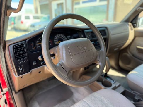 Used 2000 Toyota Tacoma PreRunner w/ Value Pkg RWD image 16