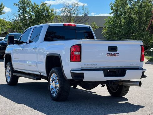Used 2019 GMC Sierra 2500 Denali w/ Duramax Plus Package AWD/4WD image 17