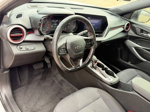 Used 2024 Chevrolet Trax RS w/ Driver Confidence Package FWD image 15