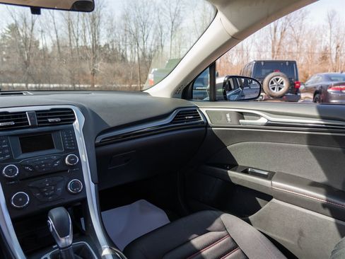 Used 2013 Ford Fusion SE image 25