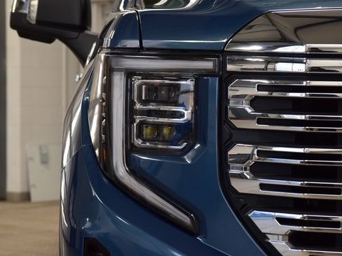 Used 2024 GMC Sierra 1500 Denali w/ Technology Package image 12