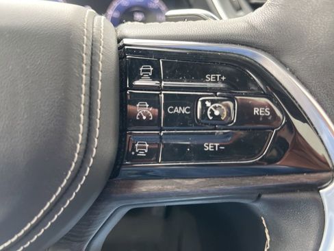 Used 2022 Jeep Grand Cherokee Overland image 47