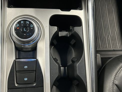 Used 2022 Ford Explorer XLT w/ Equipment Group 202A image 33