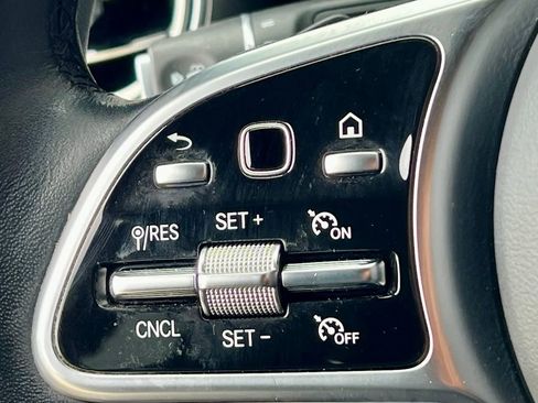 Certified 2022 Mercedes-Benz GLC 300 4MATIC image 32