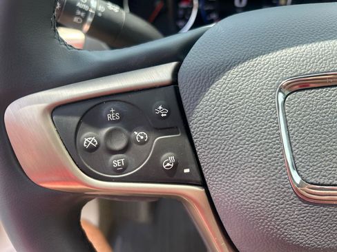 Used 2023 GMC Acadia Denali w/ Denali Ultimate Package FWD image 18