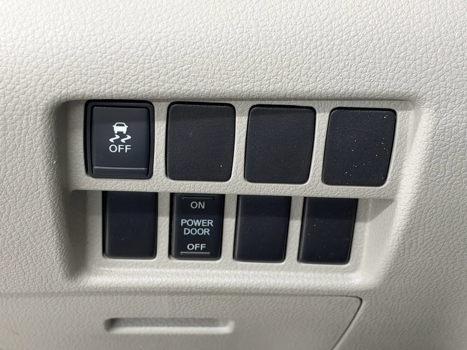 Used 2014 Nissan Quest SV w/ Leather Package FWD image 27