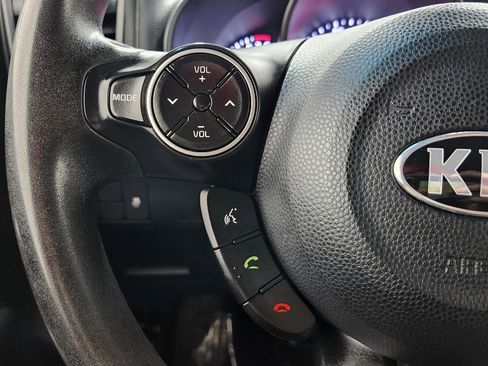 Used 2019 Kia Soul image 29