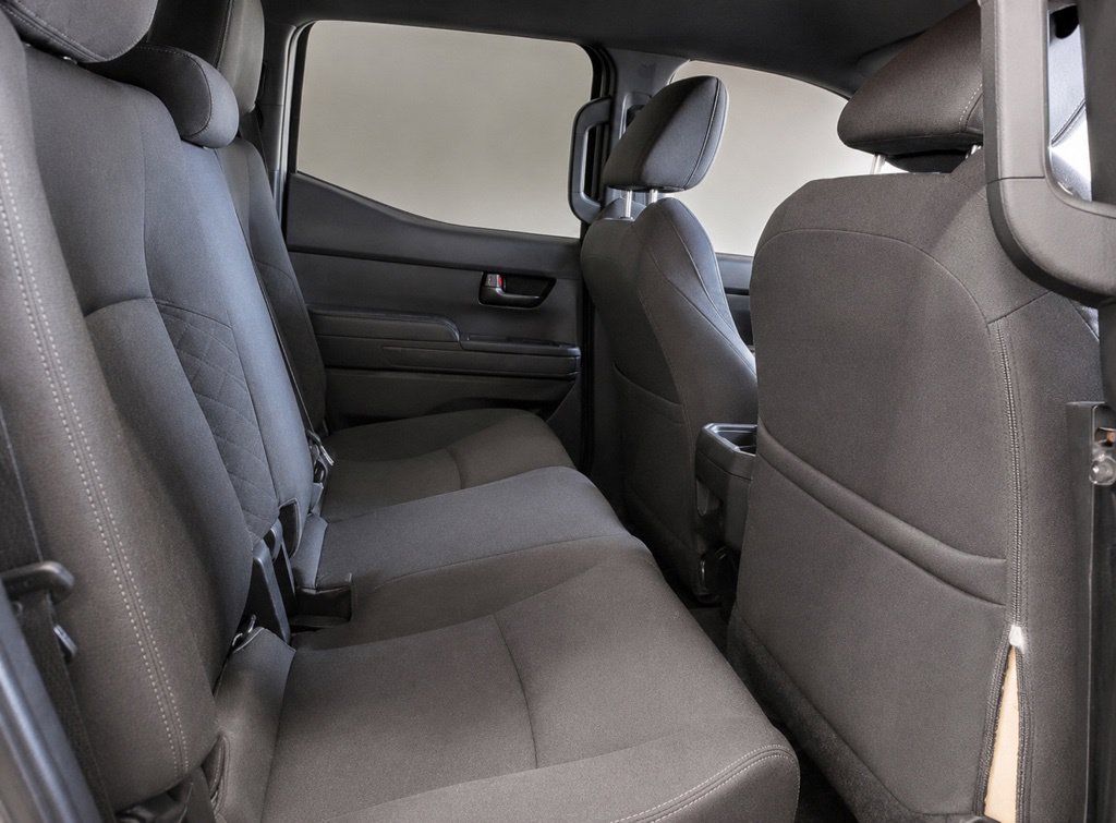 Used 2025 Toyota Tacoma SR5 AWD/4WD image 9