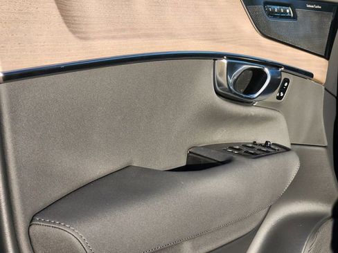 New 2026 Volvo XC90 B6 Plus image 9