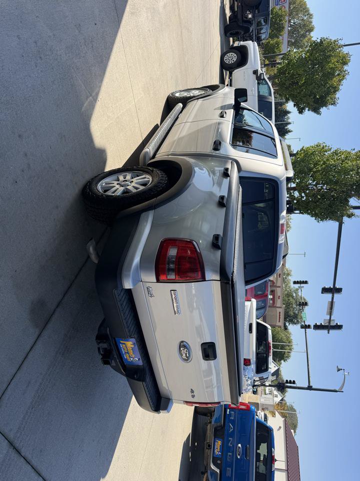 Used 2008 Ford Explorer Sport Trac XLT AWD/4WD image 4