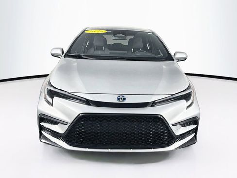 Used 2024 Toyota Corolla SE FWD image 2