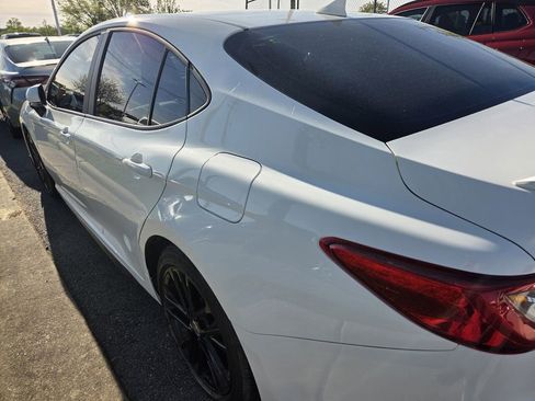 Used 2025 Toyota Camry SE w/ Convenience Package image 7