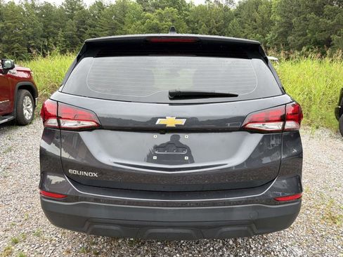 Used 2022 Chevrolet Equinox LS FWD image 9