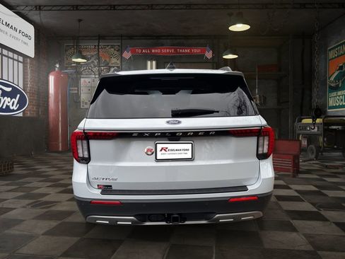 New 2026 Ford Explorer Active w/ Active Comfort Package image 5