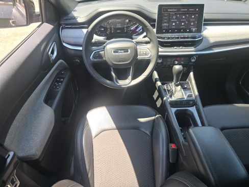 Used 2024 Jeep Compass Latitude AWD/4WD image 22