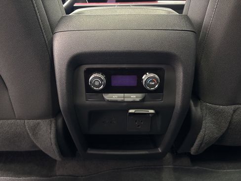 Used 2024 Chevrolet Traverse Z71 w/ Enhanced Driving Package image 33