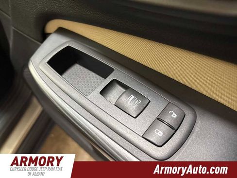 Used 2016 Jeep Cherokee Latitude w/ Comfort/Convenience Group image 41