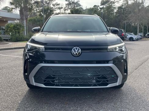 New 2026 Volkswagen Taos SE image 29