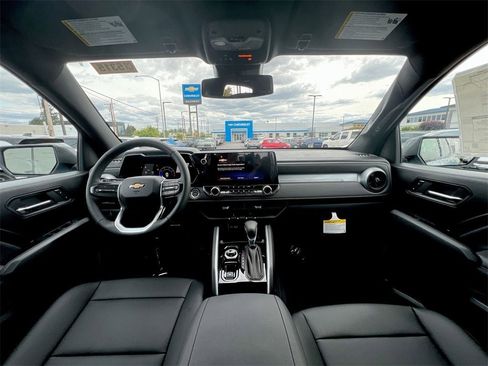 New 2025 Chevrolet Colorado LT w/ LT Convenience Package image 18