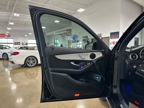 Used 2021 Mercedes-Benz GLC 300 image 11