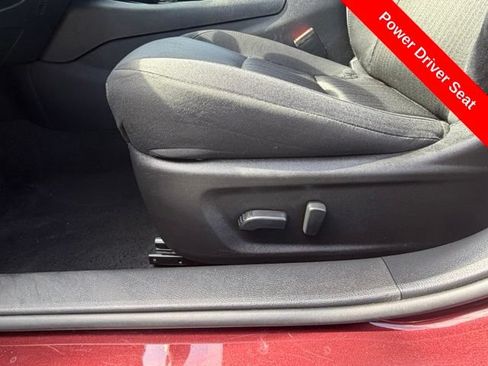 Used 2025 Nissan Altima 2.5 SV FWD image 32