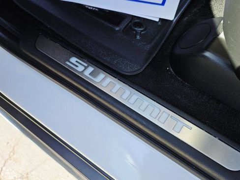 Used 2017 Jeep Grand Cherokee Summit image 42