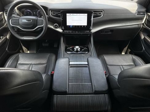 Used 2024 Jeep Wagoneer Series III AWD/4WD image 11