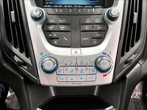 Used 2017 Chevrolet Equinox LT w/ Convenience Package AWD/4WD image 16