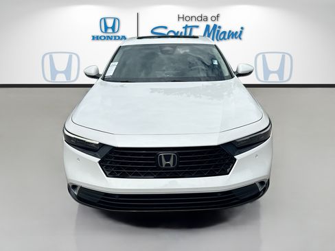 Used 2023 Honda Accord Touring image 2