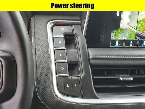 Used 2023 GMC Yukon SLT w/ SLT Premium Package image 16