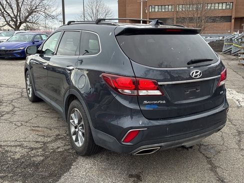 Used 2017 Hyundai Santa Fe SE w/ Cargo Package image 4