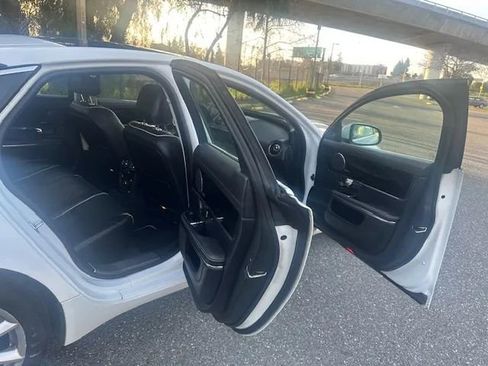 Used 2013 Jaguar XJ AWD image 9