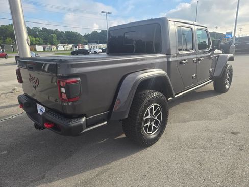 Used 2024 Jeep Gladiator Rubicon AWD/4WD image 4