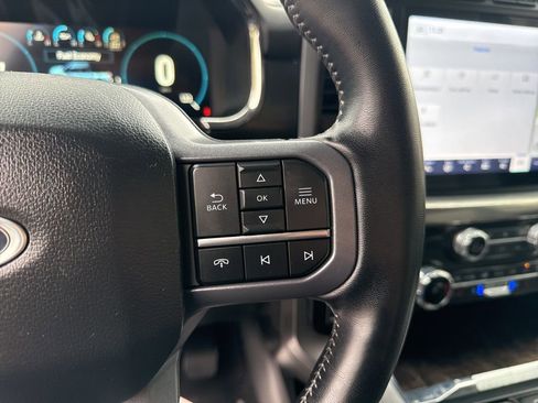 Used 2023 Ford F150 Lariat w/ Trailer Tow Package image 22